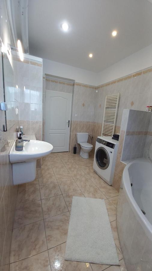Villa Haskova With 3 Bedrooms Banská Bystrica Exterior photo